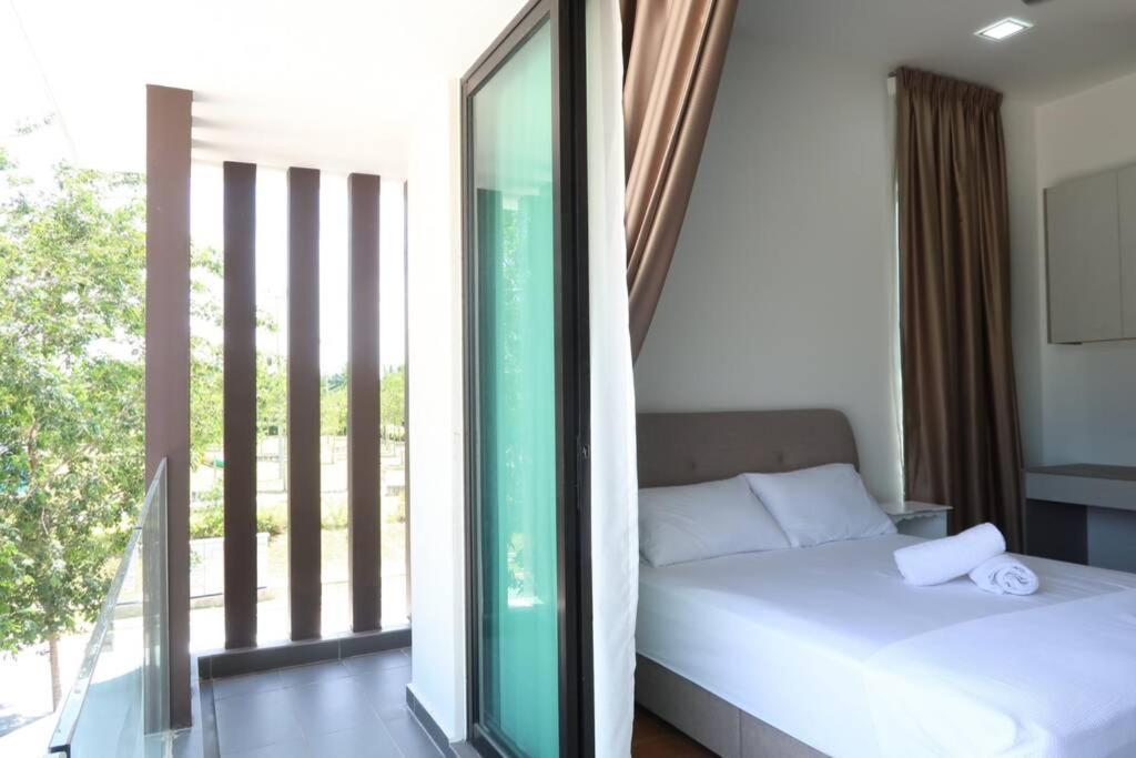 Promo Private Luxurious Nilai Vacation Home Exterior photo