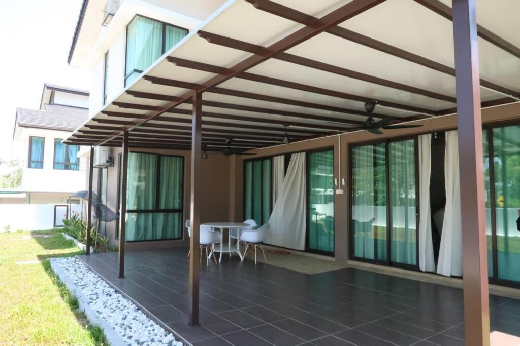 Promo Private Luxurious Nilai Vacation Home Exterior photo